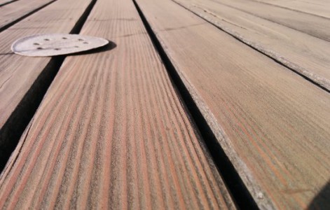 Holz Terrasse schleifen und ölen | Wandernder Falke